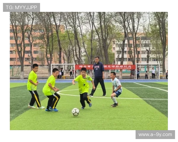 乔安在绿茵场上展现风采勇敢拼搏成为足球场上的新星