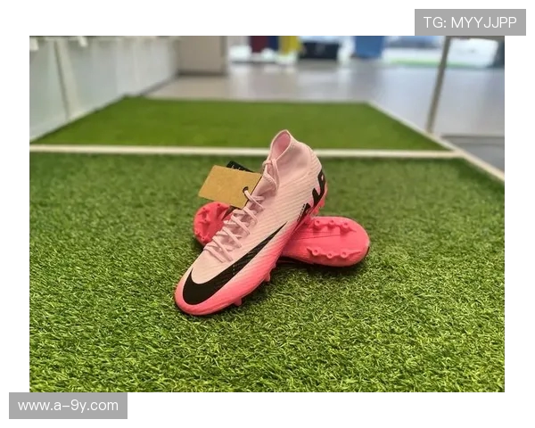 全新一代足球钉鞋AG刺客助你疾速突破掌控赛场节奏全面升级 全新一代足球钉鞋AG刺客助你疾速突破掌控赛场节奏全面升级